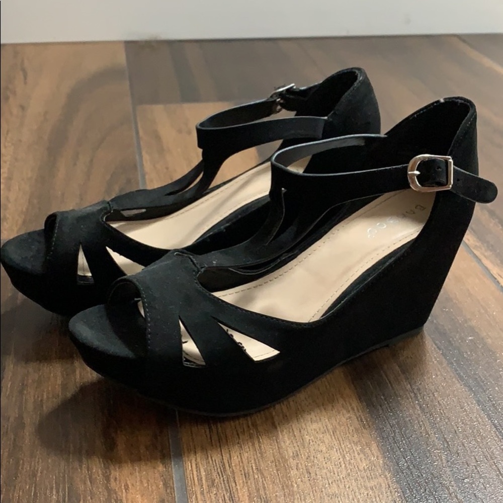 Black 3” wedges with pretty design